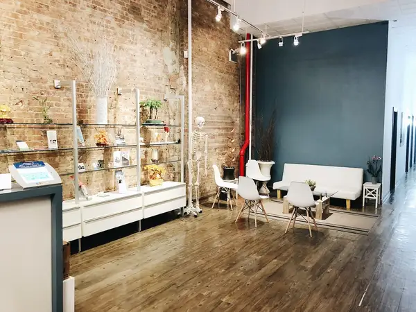 LES Acupuncture & Bodywork